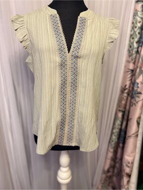 Blu Pepper Sage Green Embroidered Flutter Sleeve Blouse Size M NWT Boho
